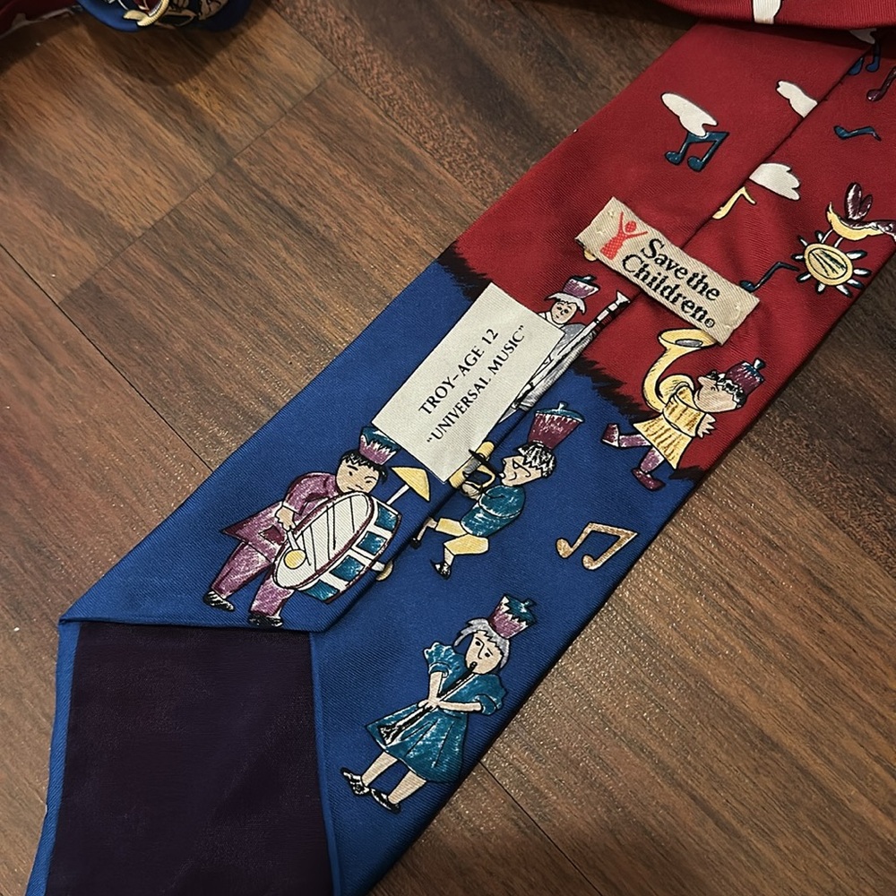 Save The Children “Universal Music” 100% Silk Tie, Blue, Red, Music Notes - Picture 5 of 6